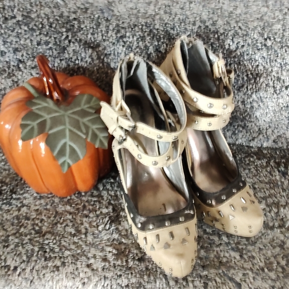 BKE Heels - Picture 2 of 7